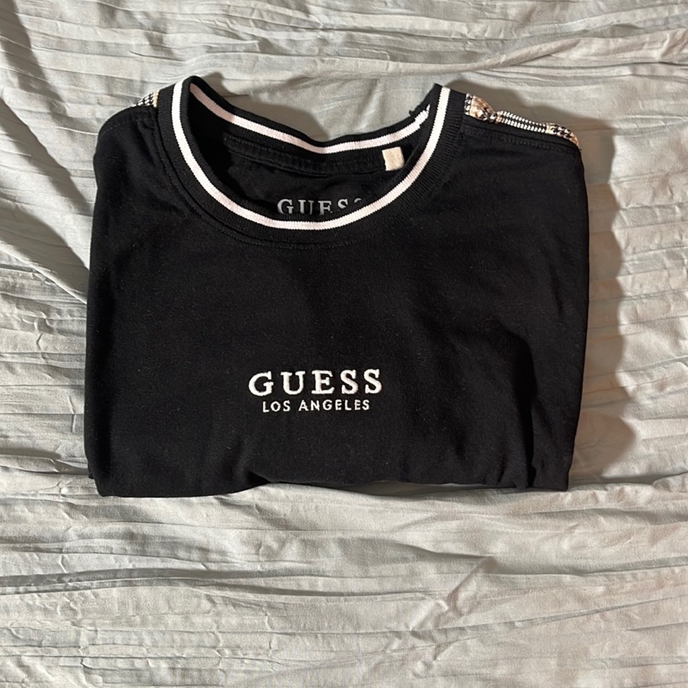 GUESS size M black tee